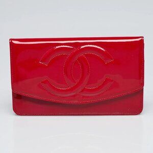 Chanel Red Patent Leather CC Logo Flap Wallet